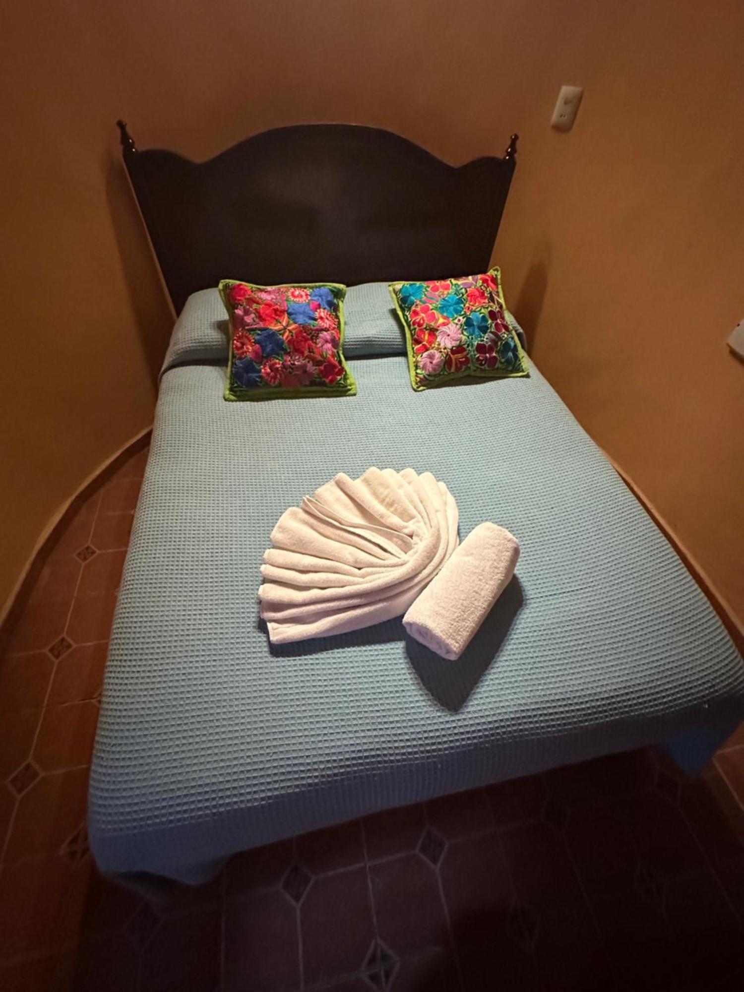 The Pickled Onion B&B And Restaurant Uxmal Santa Elena Exterior photo
